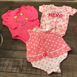 🦋 EUC! 6-9 Month baby clothes bundle!